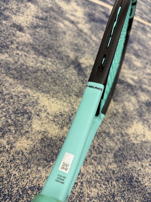 Чисто нова тенис Ракета Head