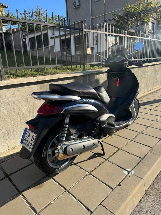 Скутер Piaggio Beverli 400ie Tourer