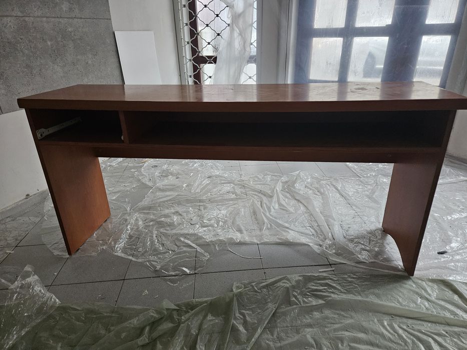 Продавам маса-бюро