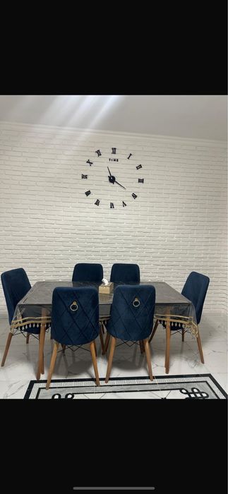 Срочно продам стол стулья