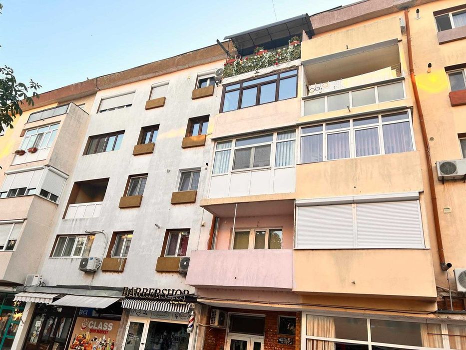 Apartament 3 camera
