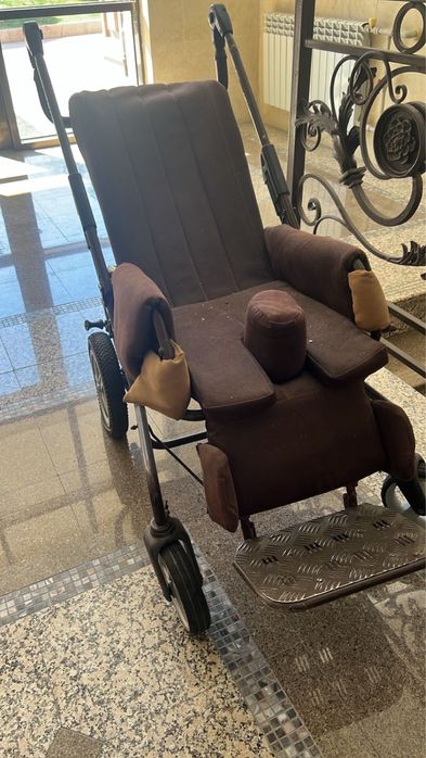 Детская инвалидная коляска