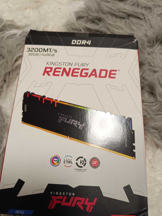 Vand rami gaming 32 gb rami x4 buc