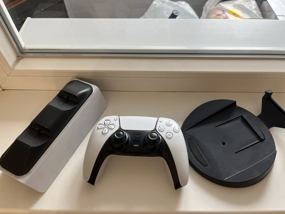 PS5 с дисководом! Полный комплект — срочно!