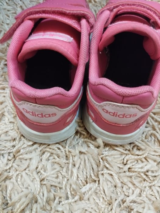 Маратонки адидас