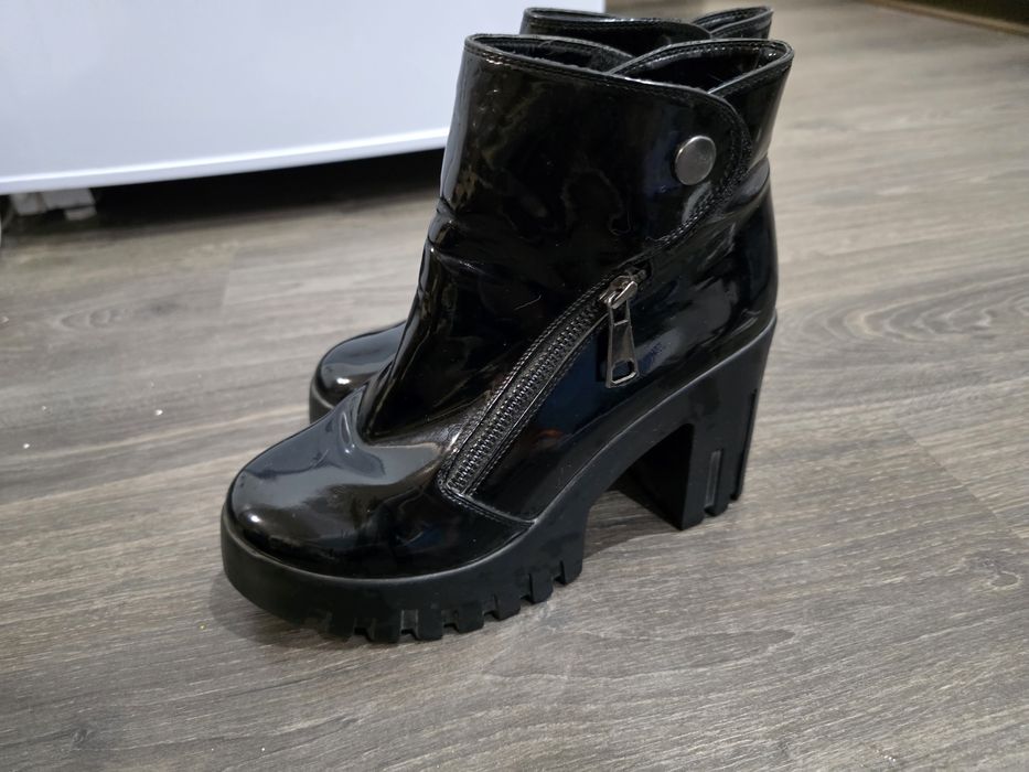 Продам вещи цена договорная в наличии платья кофты и тд мужс и женс