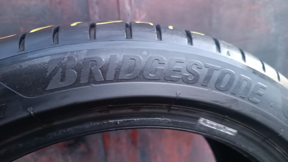 225/45/17 Bridgestone Дот 1723