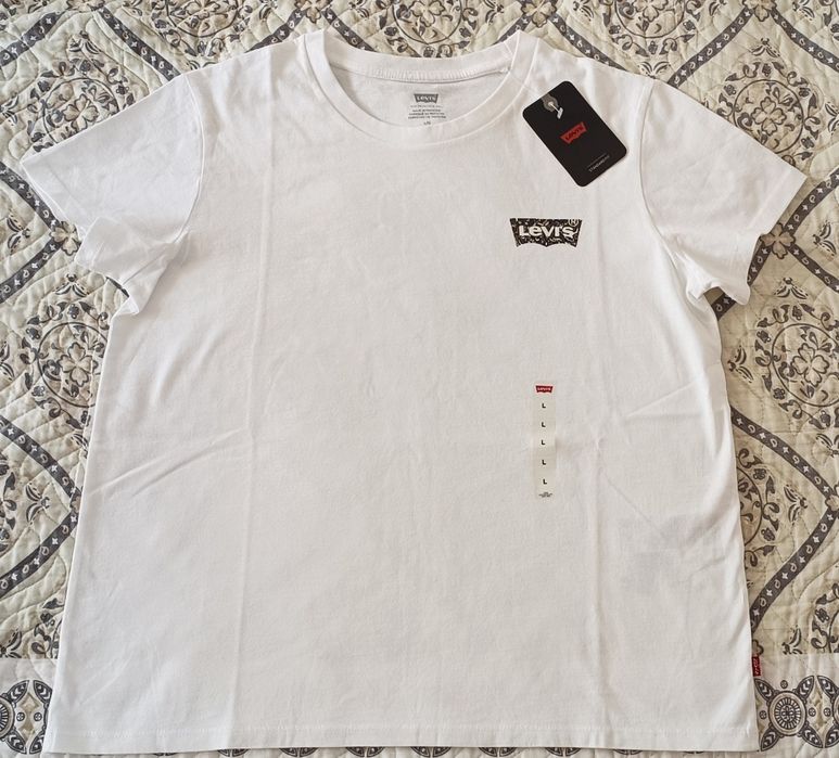 Tricou alb , Levi's  original ,pentru dama ,măsura L-XL. Nou