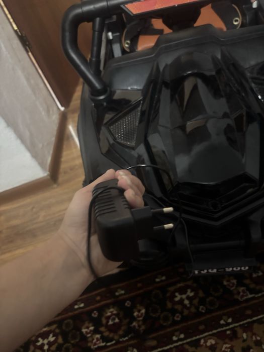 Машинка с аккумулятором