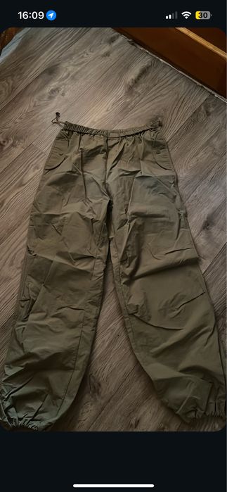 Брюки цвета хаки (одеты 2 раза]