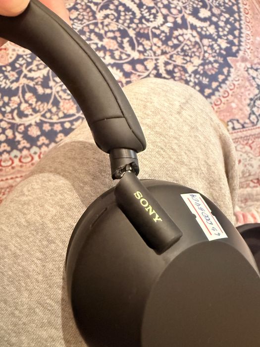 Срочно продаю наушник Sony M5