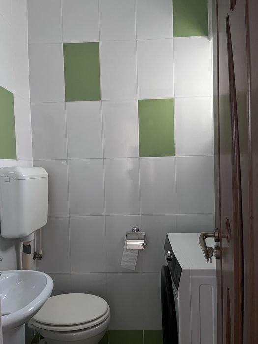 Inchiriez apartament 3 camere