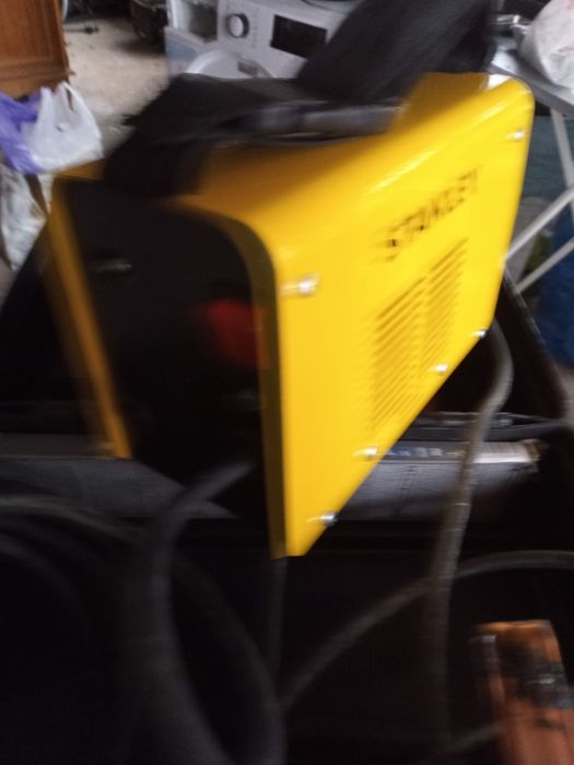 Vând inverter sudură