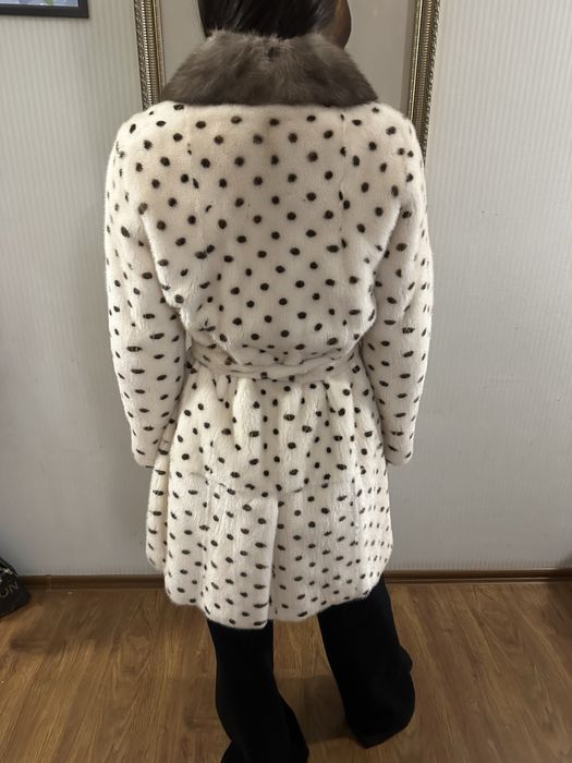 Абсолютно новая шуба.