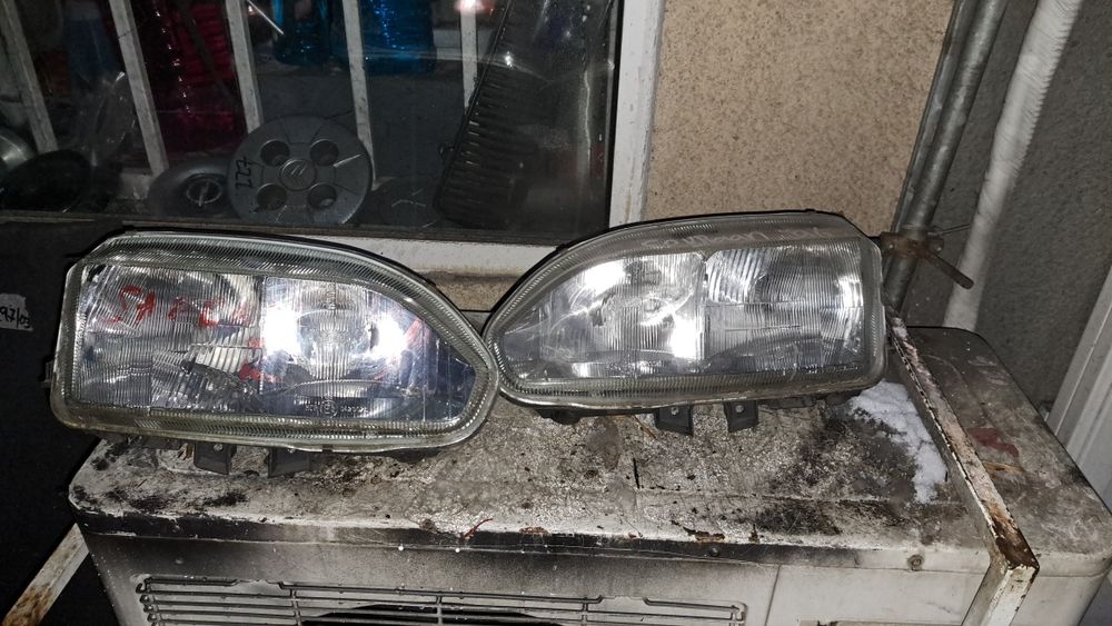 Оригинален фар Renault Laguna.десен,