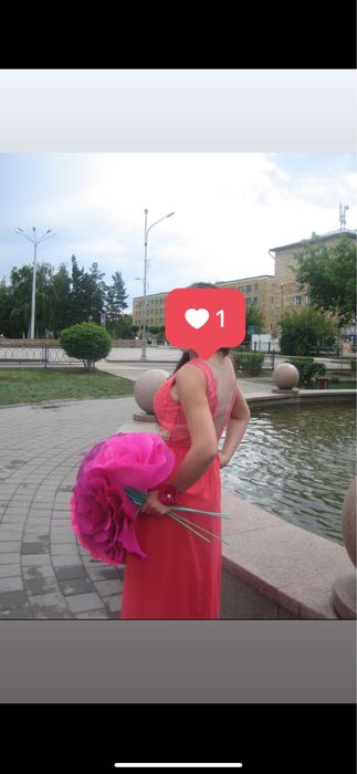 Продаю нарядное платье