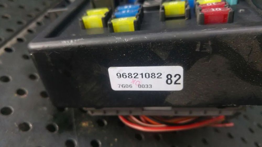 Tablou panou sigurante chevrolet captiva c100 c140 9682108282