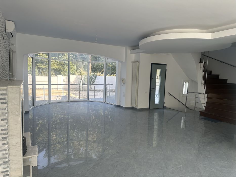 Vila cu iesire la padure in Mogosoaia, starda I.C. Bratianu, nr. 91