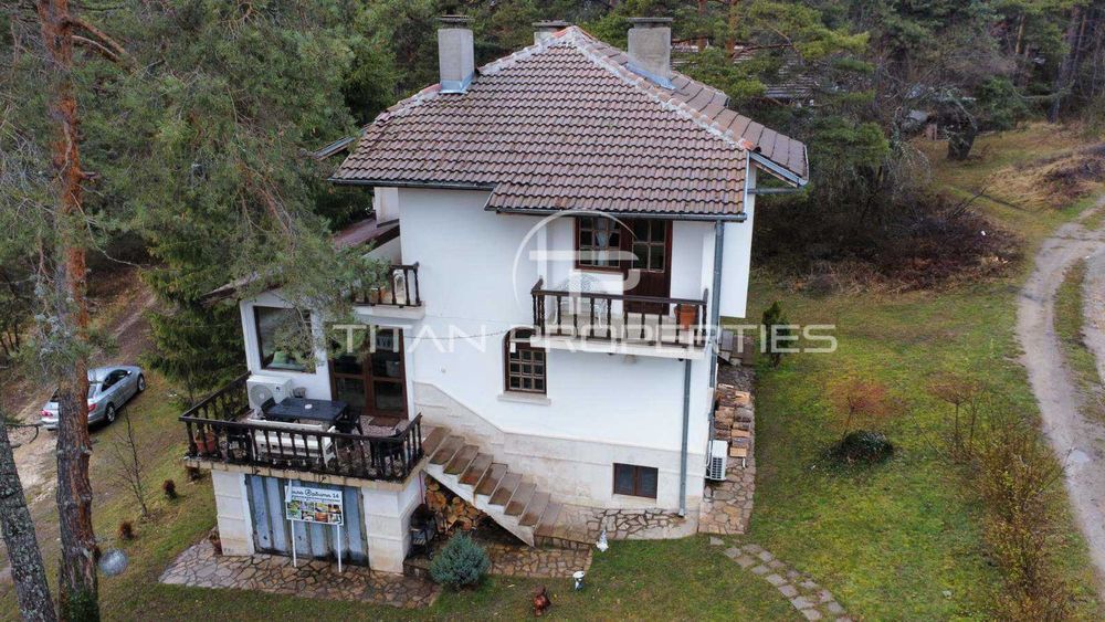 Триетажна къща в Цигов чарк