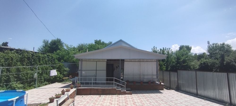 Продается Дом в центре Мерке