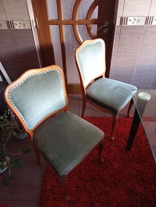 Scaune aduse Germania