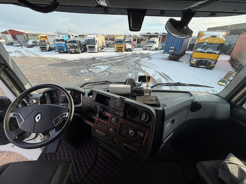 Renault T520, standard