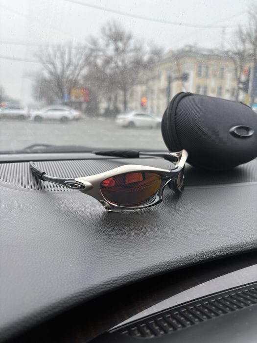 сoлнцeзaщитные очки Оаklеy