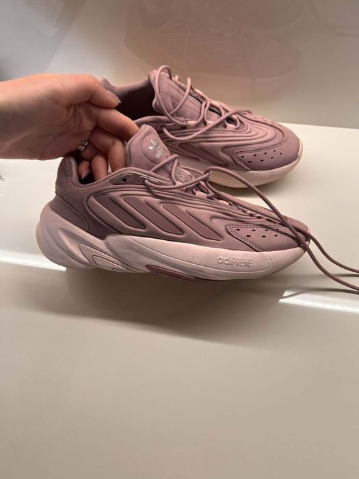 Маратонки Nike adidas