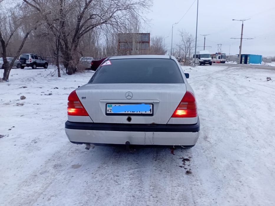 Mercedes benz c180