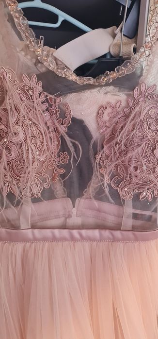 Rochie Bianca Drăgușanu mărime 36 cu pene de ocazie