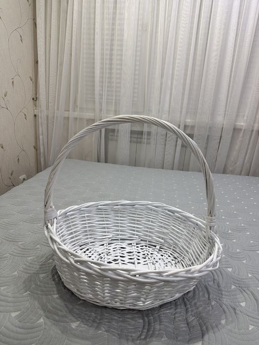 Продаю соломенные корзины. Есть разные размеры.