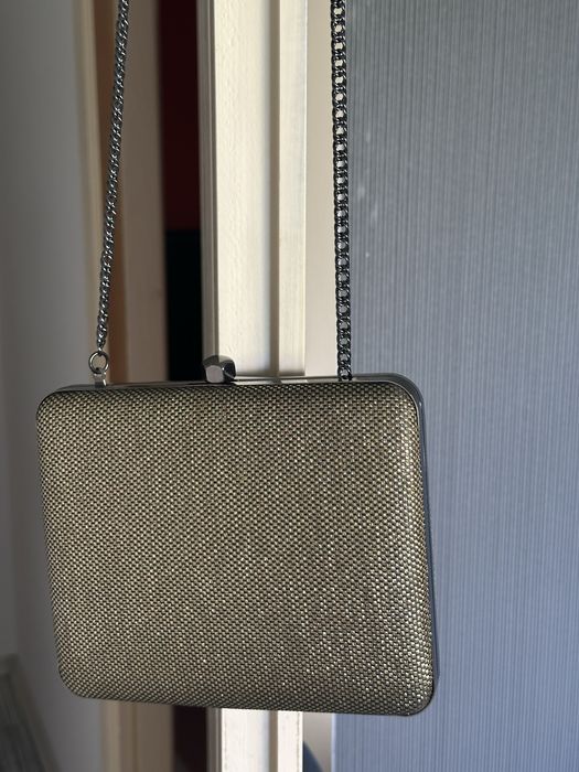 Резедаво зелено колие Сваровски и чанта Zara