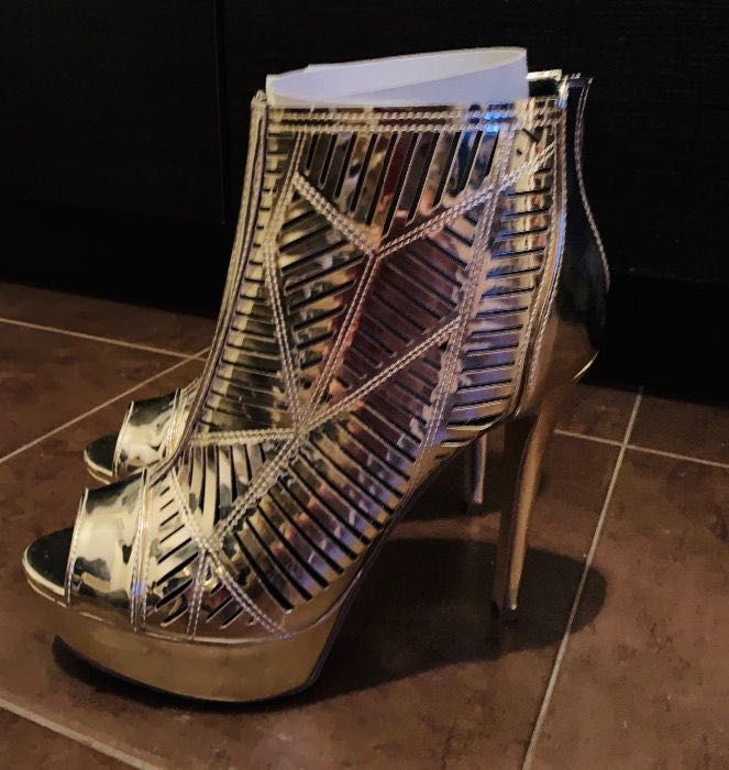 Луксозни златисти стилни вип боти УникатТопМодел Колекция VIP New25/26