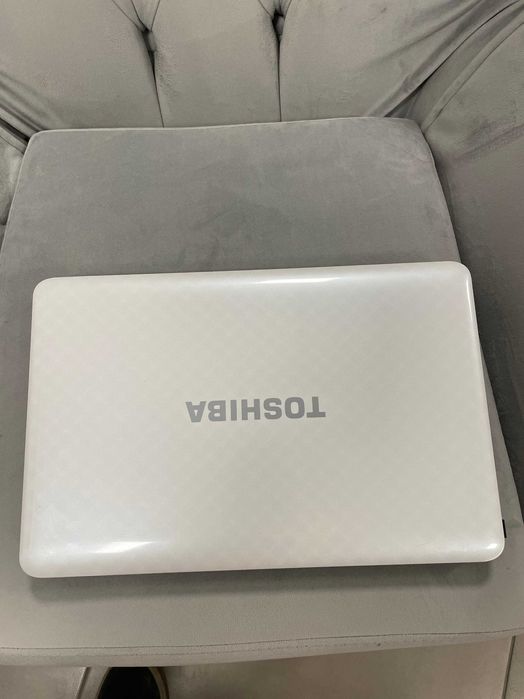 Toshiba Satellite L755 15.6" hd i5-2410M 4GB 480 ssd