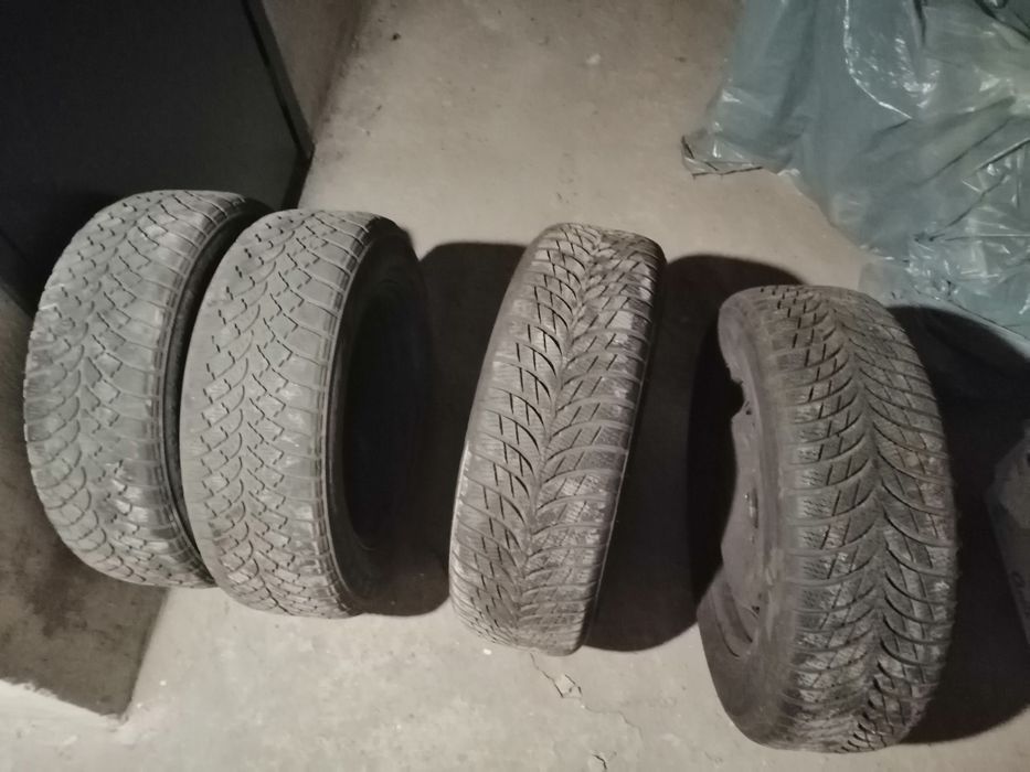 Продавам зимни гуми