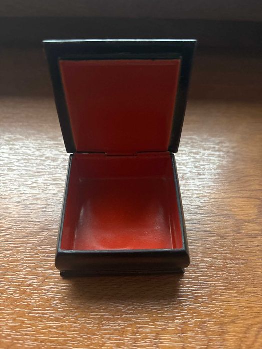 Casetă/cutiuță rusească/papier mache+lacquer/pictură în ulei/semnată.