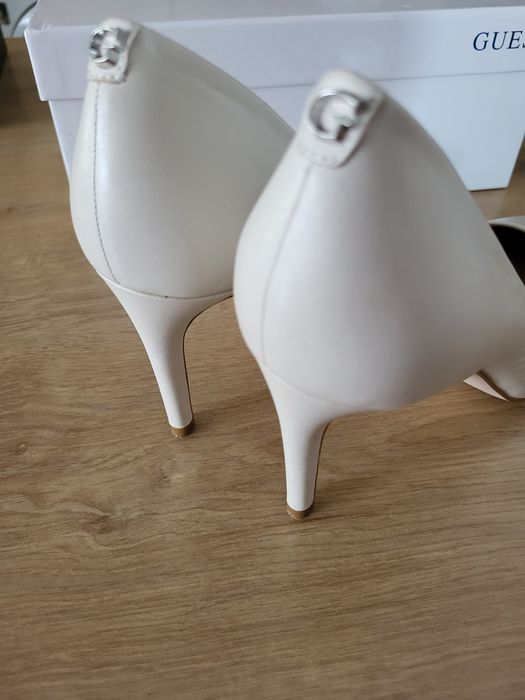 Pantofi Guess, marimea 37 1/2