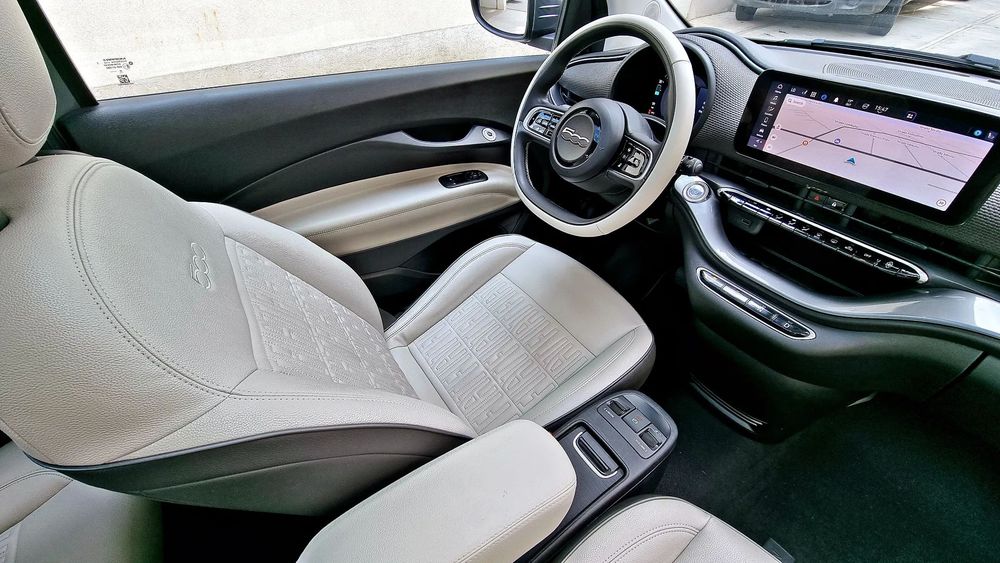 Fiat 500E Km reali/Editie La Prima/Long Range/Automata/Piele/Panoramic