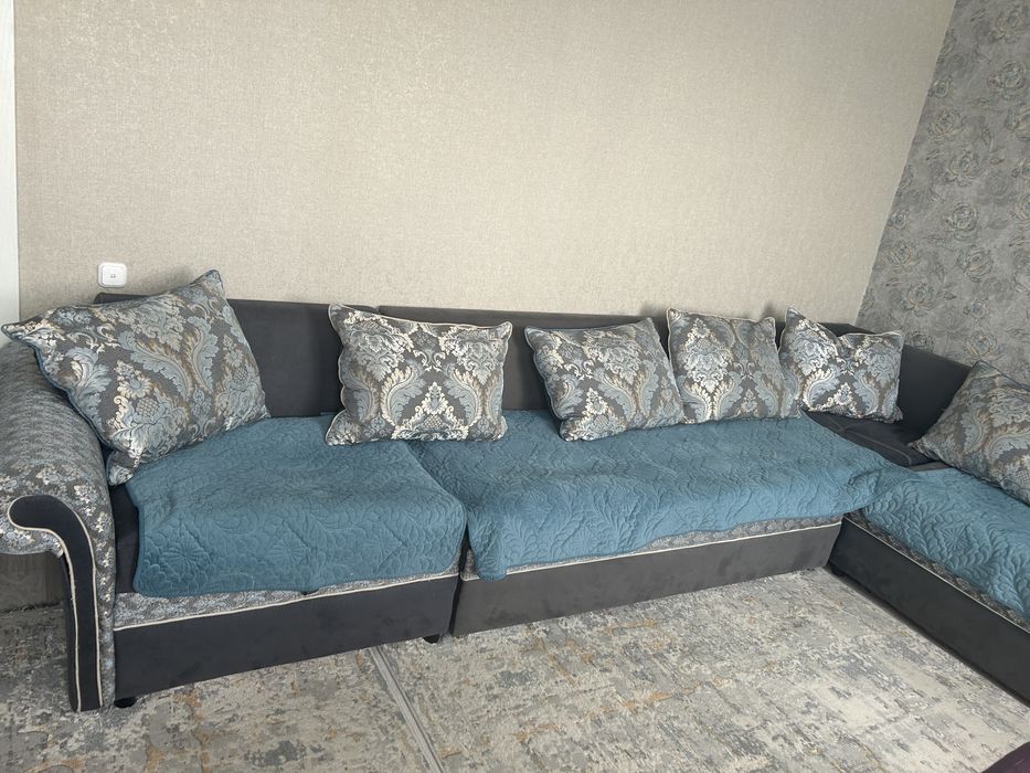 Продам диван угловой