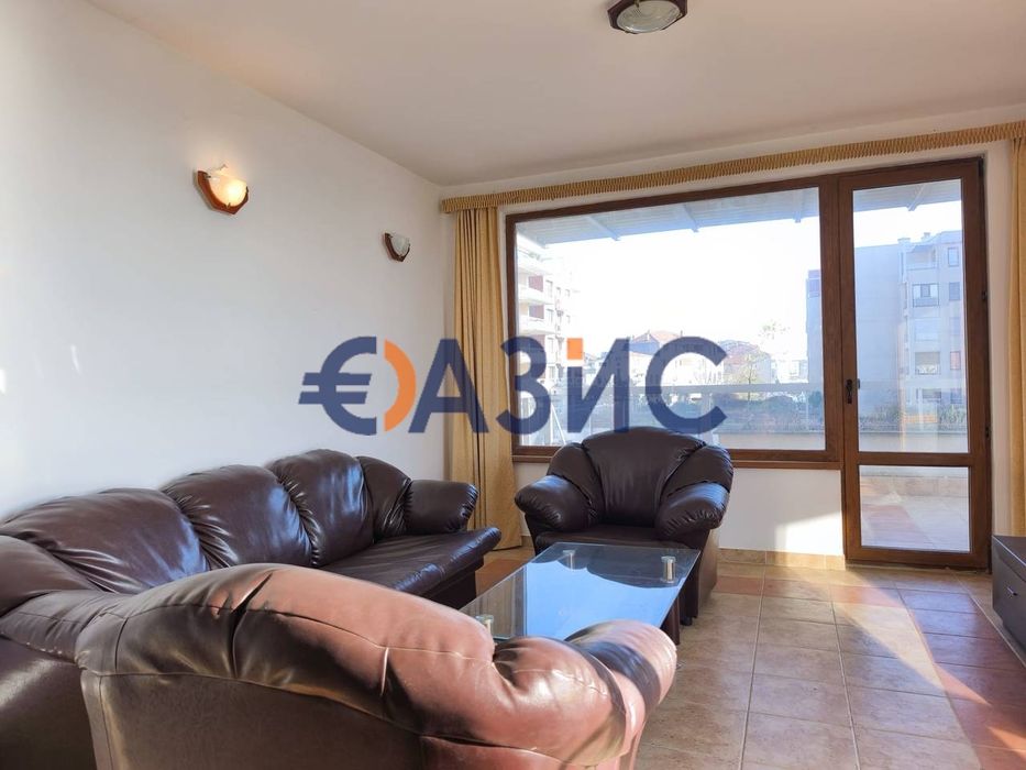 Апартамент с 2 спални в жилищна сграда на първа линия, Паркомясто, без