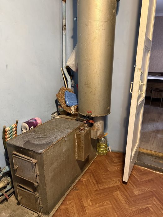 Продам печку вместе с трубой