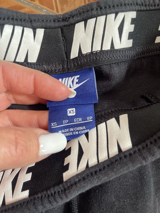 Pantaloni barbati nike marimea xs