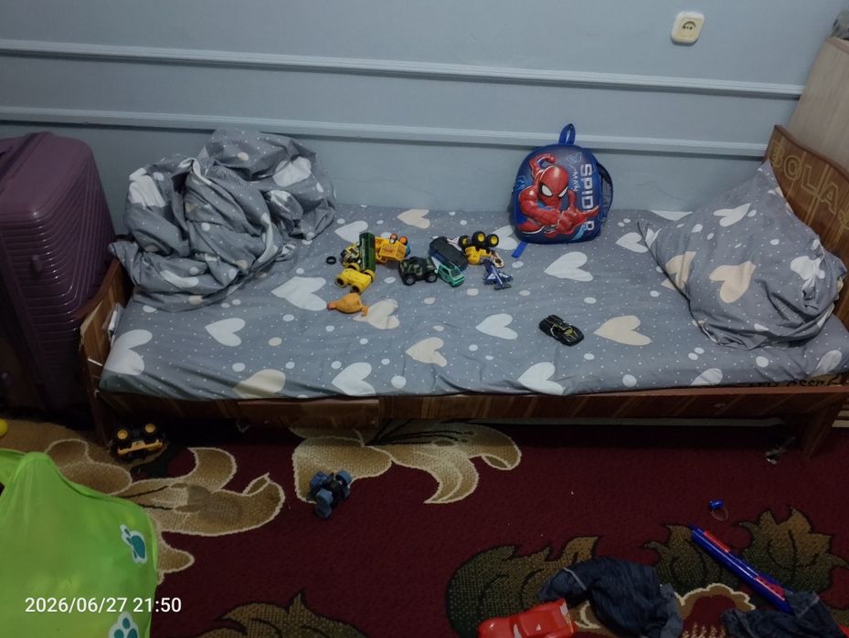 Detiskiy divan tekinga