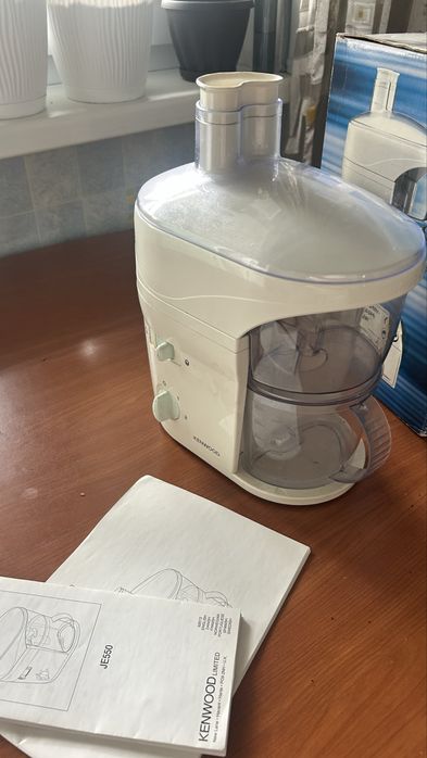 Соковыжималка Kenwood JE550, б/у