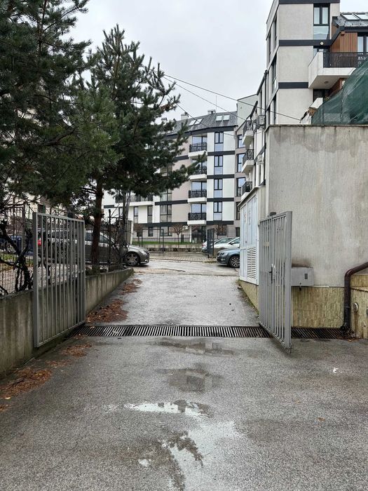 Продава паркомясто на ул. Народно хоро

Продава паркомясто Овча купел