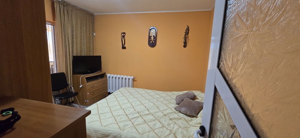 Apartament 3 camere zona Trust