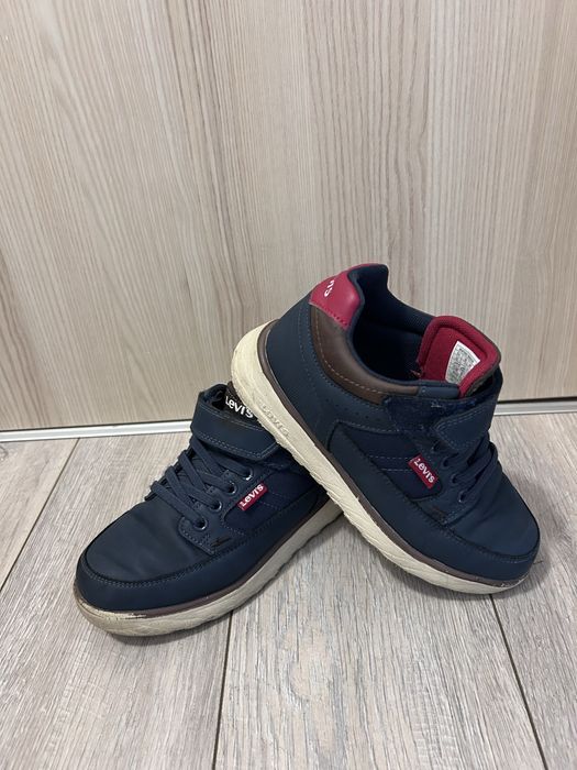 Pantofi sport Levi’s nr 32