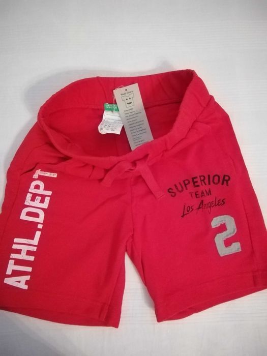 НОВИ Панталони Benetton за момче на 6-7 години