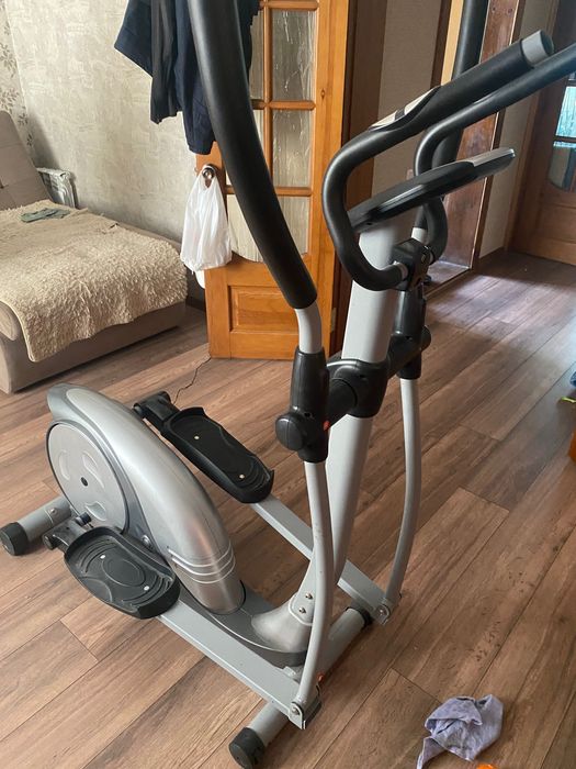 Эллиптический тренажёр