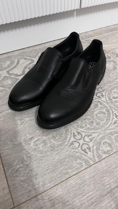 Мужской туфли 38 размер